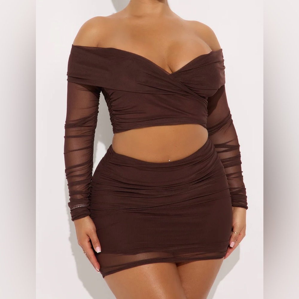 Fashion Nova Chocolate 2 Piece set
Brand New